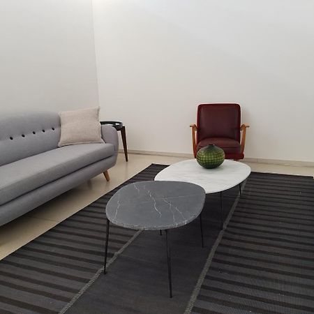 Отель Livega House Виндхук Экстерьер фото
