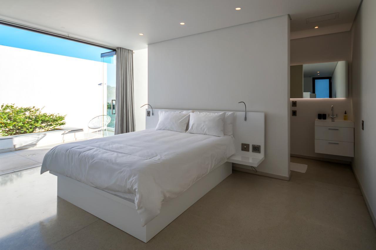 Отель Livega House Виндхук Экстерьер фото