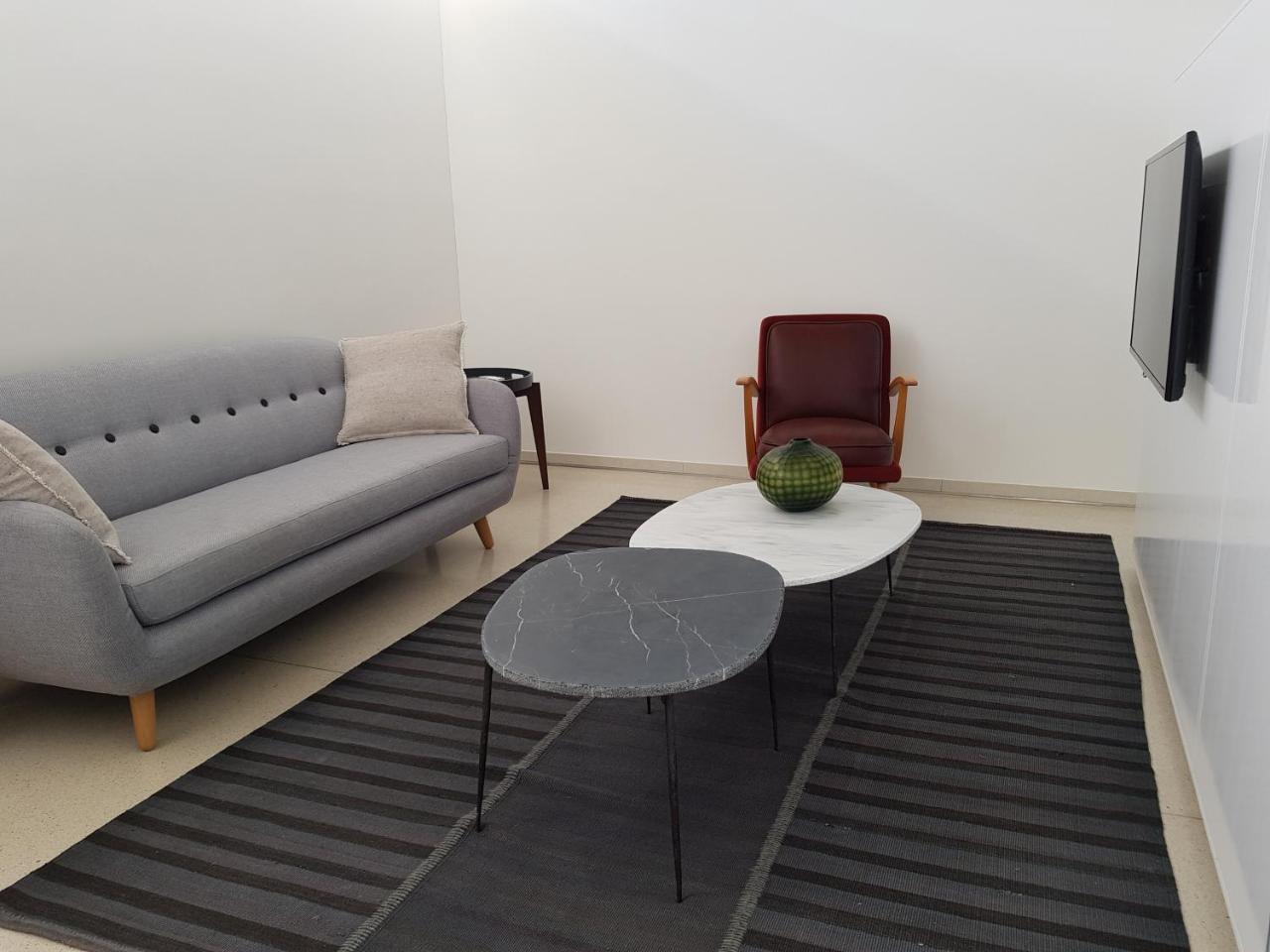 Отель Livega House Виндхук Экстерьер фото
